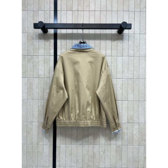 MIU MIU Outerwear 2025 Fall/Winter New Arrivals Latest models available at local prices MIU MIU Outerwear 2025 Fall/Winter New Arrivals Latest models available at local prices