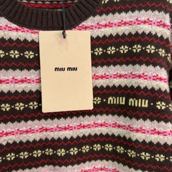 MIU MIU Pullover knit 2025 Fall/Winter new item Charming trendy style MIU MIU Pullover knit 2025 Fall/Winter new item Charming trendy style