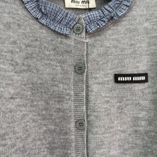 MIU MIU Long sleeve cardigan 2025 fall/winter new item A must-see item for those with high fashion sense MIU MIU Long sleeve cardigan 2025 fall/winter new item A must-see item for those with high fashion sense
