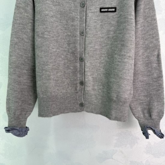 MIU MIU Long sleeve cardigan 2025 fall/winter new item A must-see item for those with high fashion sense MIU MIU Long sleeve cardigan 2025 fall/winter new item A must-see item for those with high fashion sense