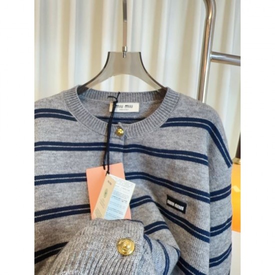 MIU MIU Wool Cardigan 2025 New Autumn/Winter Top Trending Tops This Autumn/Winter MIU MIU Wool Cardigan 2025 New Autumn/Winter Top Trending Tops This Autumn/Winter