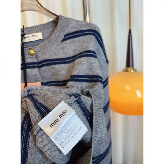 MIU MIU Wool Cardigan 2025 New Autumn/Winter Top Trending Tops This Autumn/Winter MIU MIU Wool Cardigan 2025 New Autumn/Winter Top Trending Tops This Autumn/Winter