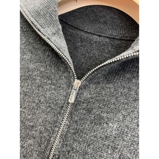 MIU MIU Knit Sweater 2025 Fall/Winter New Item This season's attention-grabbing item highlights the brand's charm MIU MIU Knit Sweater 2025 Fall/Winter New Item This season's attention-grabbing item highlights the brand's charm