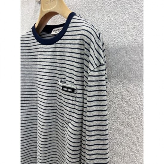 MIU MIU Long Sleeve T-Shirt 2025 New Autumn/Winter New T-shirt that is sure to be the latest trend MIU MIU Long Sleeve T-Shirt 2025 New Autumn/Winter New T-shirt that is sure to be the latest trend