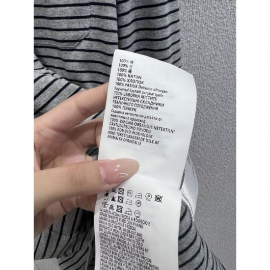 MIU MIU Long Sleeve T-Shirt 2025 New Autumn/Winter New T-shirt that is sure to be the latest trend MIU MIU Long Sleeve T-Shirt 2025 New Autumn/Winter New T-shirt that is sure to be the latest trend