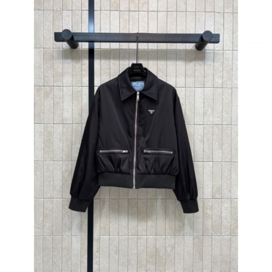 PRADA Prada Jacket 2025 New Autumn/Winter New Outerwear trend that continues to be popular this season PRADA Prada Jacket 2025 New Autumn/Winter New Outerwear trend that continues to be popular this season