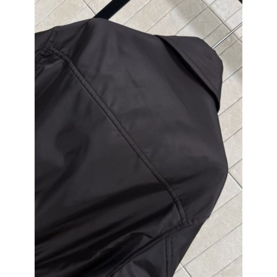 PRADA Prada Jacket 2025 New Autumn/Winter New Outerwear trend that continues to be popular this season PRADA Prada Jacket 2025 New Autumn/Winter New Outerwear trend that continues to be popular this season