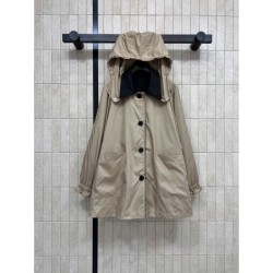 PRADA Trench Coat New Autumn/Winter 2025 A classic coat that stands out with sophisticated charm