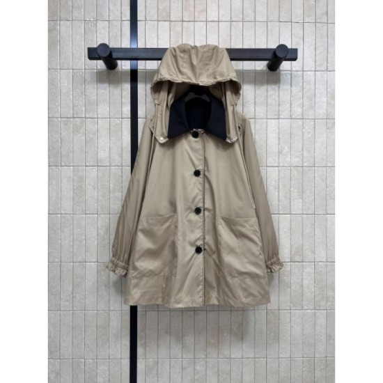 PRADA Trench Coat New Autumn/Winter 2025 A classic coat that stands out with sophisticated charm PRADA Trench Coat New Autumn/Winter 2025 A classic coat that stands out with sophisticated charm