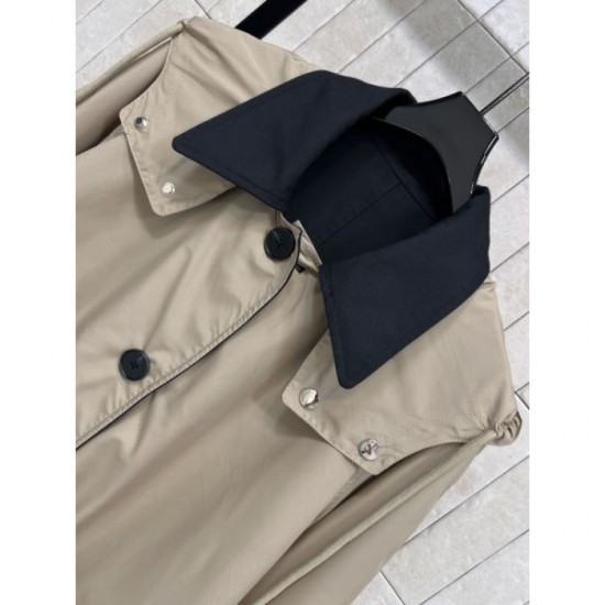 PRADA Trench Coat New Autumn/Winter 2025 A classic coat that stands out with sophisticated charm PRADA Trench Coat New Autumn/Winter 2025 A classic coat that stands out with sophisticated charm