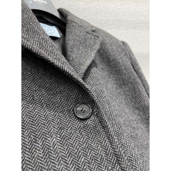 PRADA Prada Coat 2025 New Autumn/Winter A versatile coat that can be used for any occasion PRADA Prada Coat 2025 New Autumn/Winter A versatile coat that can be used for any occasion