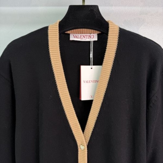 VALENTINO Knit Cardigan 2025 Fall/Winter New Popular Favorite Design VALENTINO Knit Cardigan 2025 Fall/Winter New Popular Favorite Design