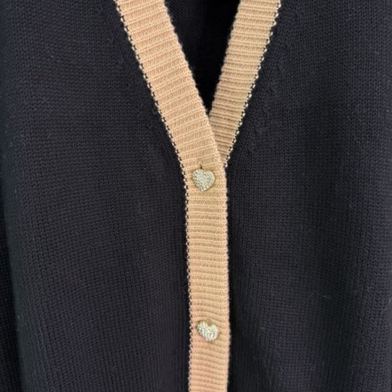 VALENTINO Knit Cardigan 2025 Fall/Winter New Popular Favorite Design VALENTINO Knit Cardigan 2025 Fall/Winter New Popular Favorite Design