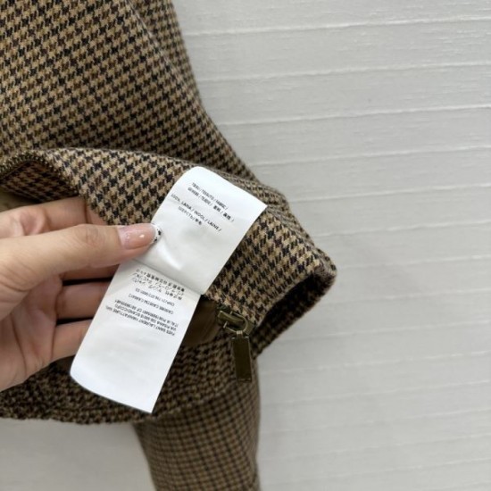 YSL Yves Saint Laurent Jacket 2025 New Autumn/Winter Classic outerwear that is easy to incorporate YSL Yves Saint Laurent Jacket 2025 New Autumn/Winter Classic outerwear that is easy to incorporate