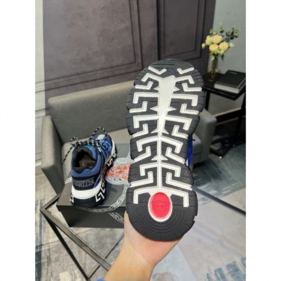 2025FW Men's Sneakers VERSACE Elegant design that makes you look mature