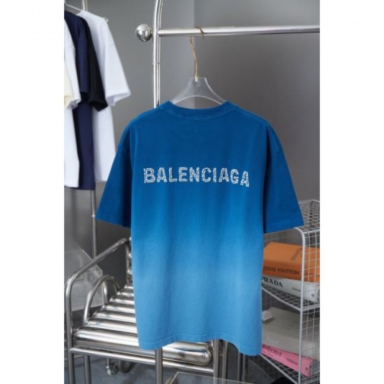 2025SS Short Sleeve T-Shirt BALENCIAGA Balenciaga Modern Style 2025SS Short Sleeve T-Shirt BALENCIAGA Balenciaga Modern Style
