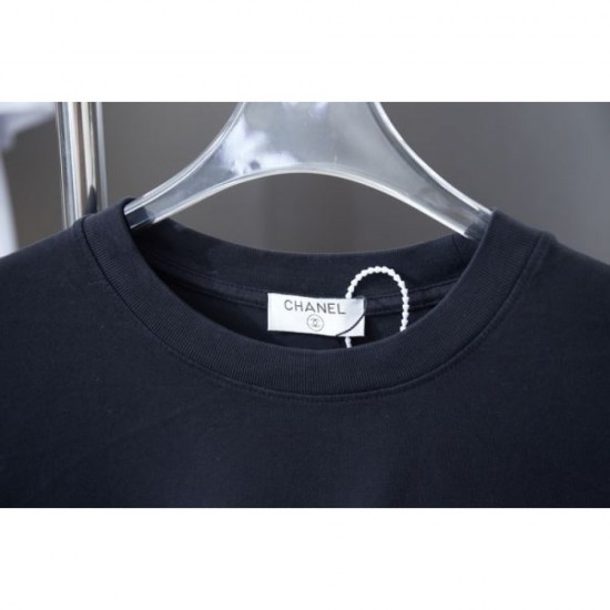 2025SS Short-sleeved T-shirt CHANEL Rare! Only available at stores 2025SS Short-sleeved T-shirt CHANEL Rare! Only available at stores