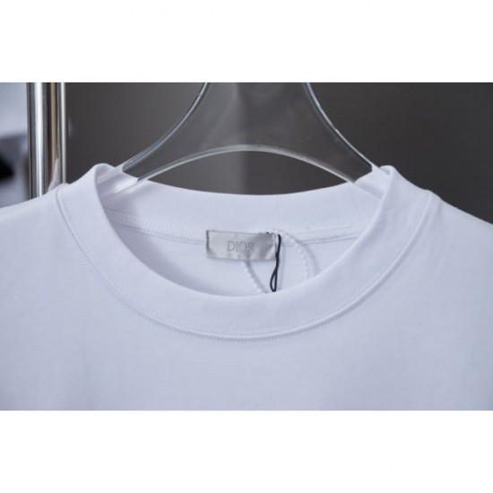 2025SS Short-sleeved T-shirt DIOR Dior The cutting edge of fashion! 2025SS Short-sleeved T-shirt DIOR Dior The cutting edge of fashion!