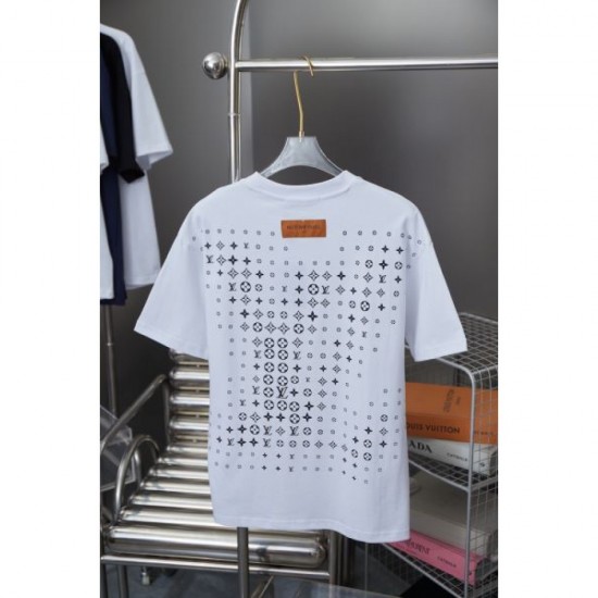 2025SS Short Sleeve T-Shirt LOUIS VUITTON Louis Vuitton Spring/Summer New Products Available 2025SS Short Sleeve T-Shirt LOUIS VUITTON Louis Vuitton Spring/Summer New Products Available