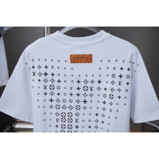 2025SS Short Sleeve T-Shirt LOUIS VUITTON Louis Vuitton Spring/Summer New Products Available 2025SS Short Sleeve T-Shirt LOUIS VUITTON Louis Vuitton Spring/Summer New Products Available