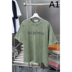 2025SS Short Sleeve T-Shirt VALENTINO Valentino T-Shirt is on the rise