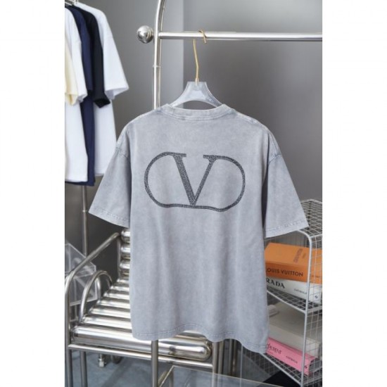 2025SS Short Sleeve T-Shirt VALENTINO Valentino T-Shirt is on the rise