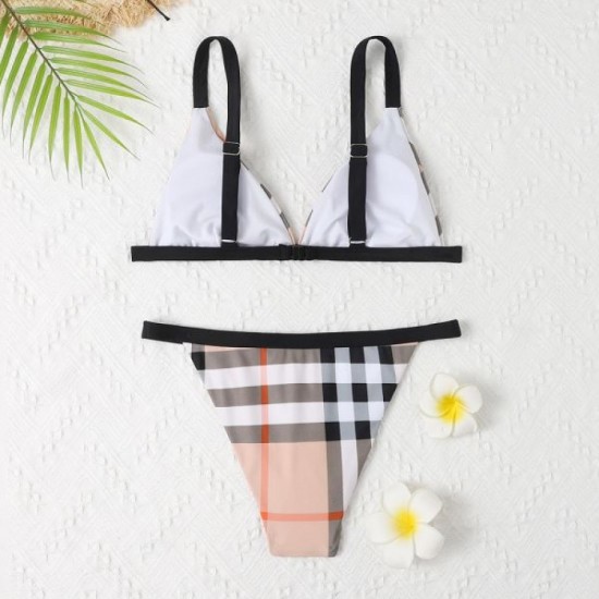 BURBERRY 2025SS One recommended item for daily use Swimsuit BURBERRY 2025SS One recommended item for daily use Swimsuit