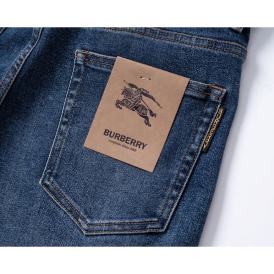 2025 Fall/Winter Jeans BURBERRY Perfect for autumn outfits, Luxury pants 2025 Fall/Winter Jeans BURBERRY Perfect for autumn outfits, Luxury pants