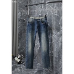 2025 Fall/Winter Jeans BURBERRY Burberry Good balance Stylish essential