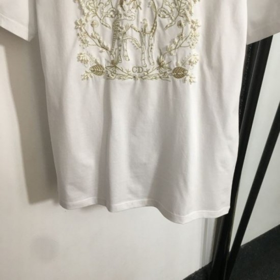 2025SS Short Sleeve T-Shirt DIOR Dior A new product that is extremely popular 2025SS Short Sleeve T-Shirt DIOR Dior A new product that is extremely popular