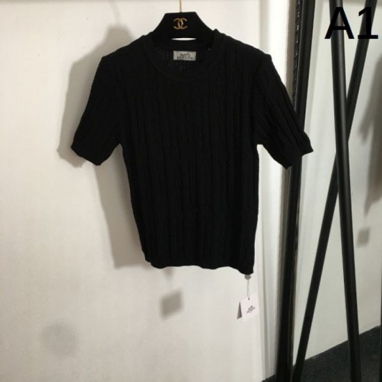 2025SS Short-sleeved knit HERMES Enjoy trendy outfits 2025SS Short-sleeved knit HERMES Enjoy trendy outfits