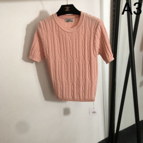 2025SS Short-sleeved knit HERMES Enjoy trendy outfits 2025SS Short-sleeved knit HERMES Enjoy trendy outfits