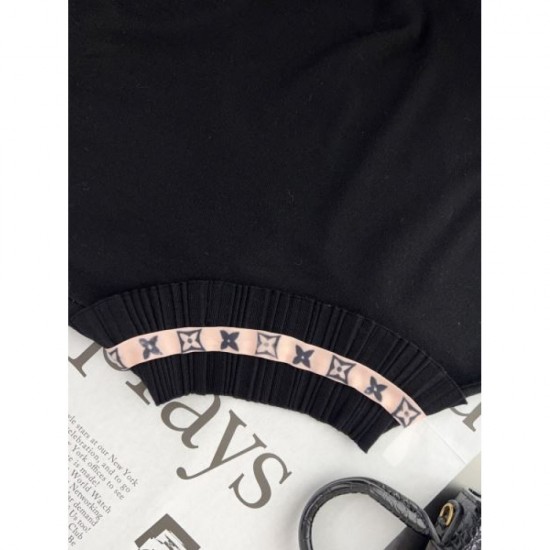 2025SS Short Sleeve LOUIS VUITTON Louis Vuitton New Spring/Summer Products Full of Charms 2025SS Short Sleeve LOUIS VUITTON Louis Vuitton New Spring/Summer Products Full of Charms