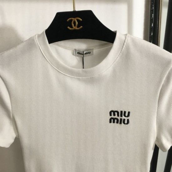 2025SS Short-sleeved T-shirt MIU MIU Miu Miu's new product suddenly reduced price! 2025SS Short-sleeved T-shirt MIU MIU Miu Miu's new product suddenly reduced price!
