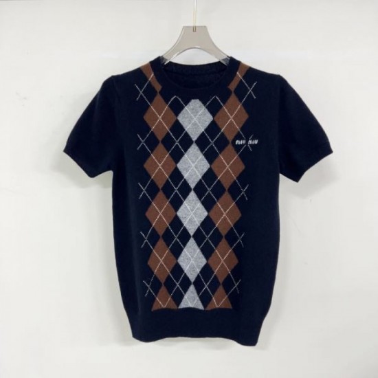 2025SS Short Sleeve MIU MIU Miu Miu New Spring/Summer Items that are sure to be short on stock 2025SS Short Sleeve MIU MIU Miu Miu New Spring/Summer Items that are sure to be short on stock
