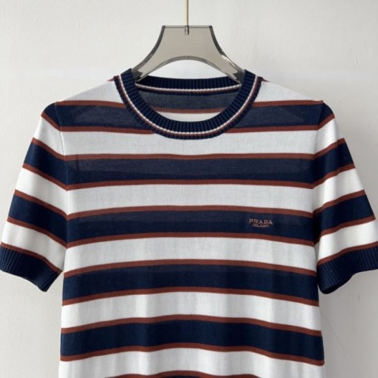 2025SS Short Sleeve PRADA Latest Color Short Sleeves that stand out in early spring