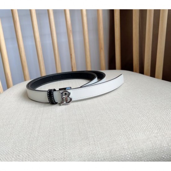 2025FW Trend Belt BURBERRY Burberry An essential item this fall Elegant design