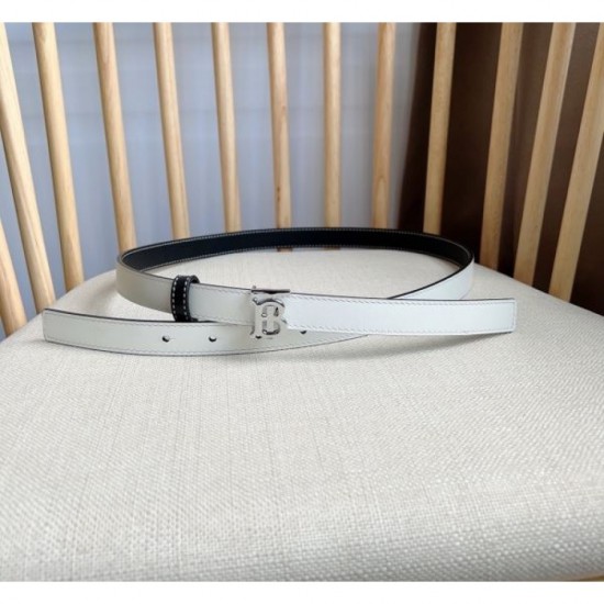 2025FW Trend Belt BURBERRY Burberry An essential item this fall Elegant design