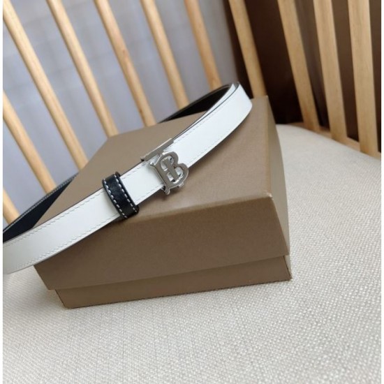 2025FW Trend Belt BURBERRY Burberry An essential item this fall Elegant design