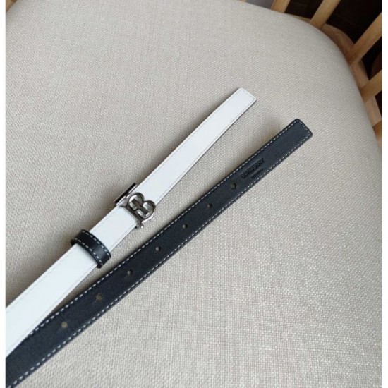 2025FW Trend Belt BURBERRY Burberry An essential item this fall Elegant design