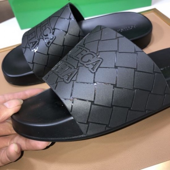 BOTTEGA VENETA 2025SS Magazine featured in Men's Sandals BOTTEGA VENETA 2025SS Magazine featured in Men's Sandals