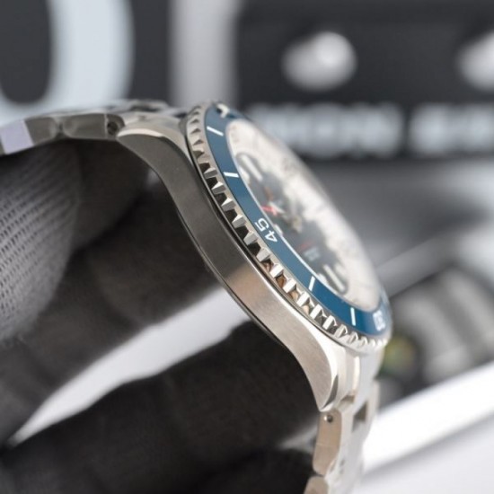 2025FW Watch BREITLING Featured item that is sure to sell out