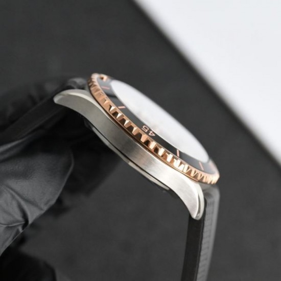 2025FW Watch BREITLING Popular brand used by celebrities