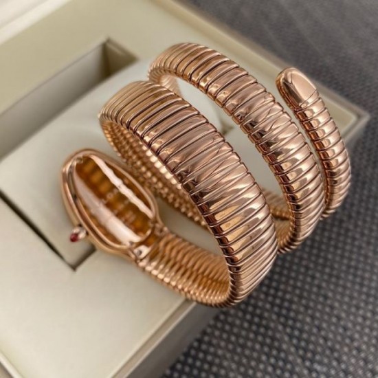 2025FW Watch BVLGARI Bvlgari A stylish item that stands out.