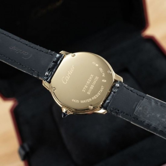 2025FW Watch CARTIER Cartier Featured model popular in magazines