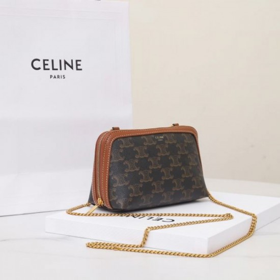 CELINE 2025FW New High Quality Shoulder Bag Popular Model Perfect for commuting to work or school CELINE 2025FW New High Quality Shoulder Bag Popular Model Perfect for commuting to work or school