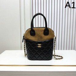 CHANEL 2025FW New luxury tote bag elegant design popular women's bag