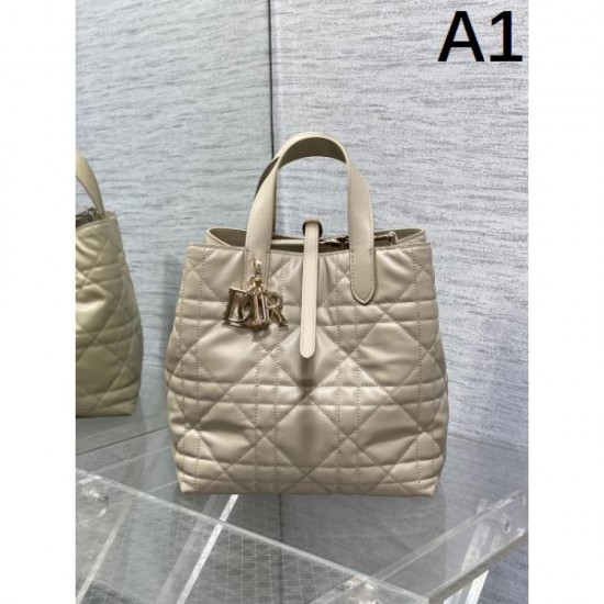 2025SS Tote Bag DIOR Dior - New, refreshing spring and summer items are trending 2025SS Tote Bag DIOR Dior - New, refreshing spring and summer items are trending