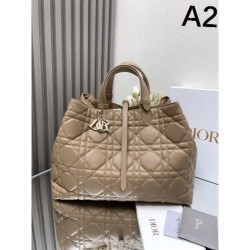 2025FW DIOR Dior tote bag Luxury replica with delicate autumn design 2025FW DIOR Dior tote bag Luxury replica with delicate autumn design