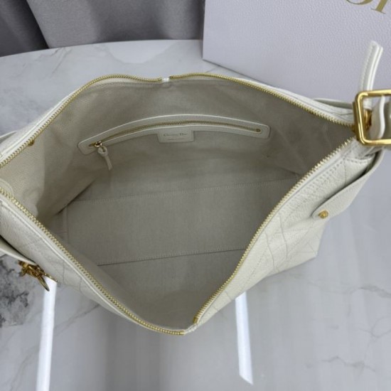 2025FW DIOR Dior tote bag An elegant replica bag that is essential for autumn 2025FW DIOR Dior tote bag An elegant replica bag that is essential for autumn